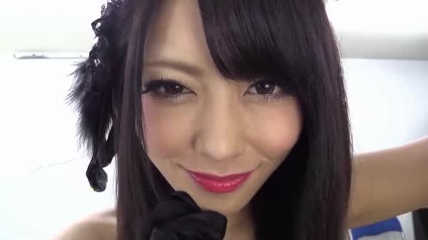 日本，极品美女下面很痒，于是找来狗人舔脚舔跨赏赐圣水